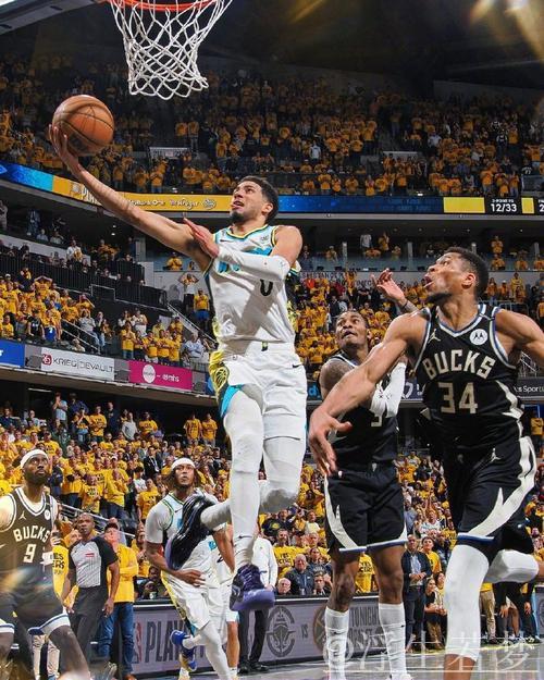 哈利伯顿关键表现 助步行者4-1击退雄鹿