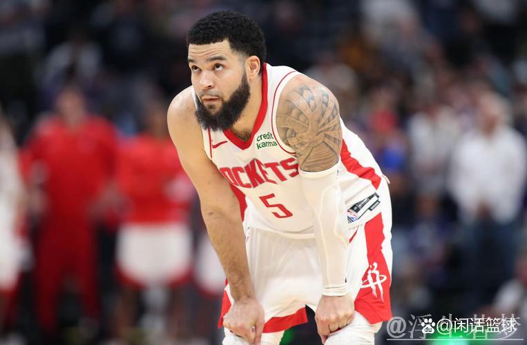 范弗里特突袭受阻 申京篮下强打得手