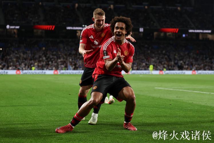 英超-齐尔克泽建功+乌龙献礼 曼联1-1战平狼队4轮仅获1胜 英超-齐尔克泽建功+乌龙献礼 曼联1-1战平狼队4轮仅获1胜